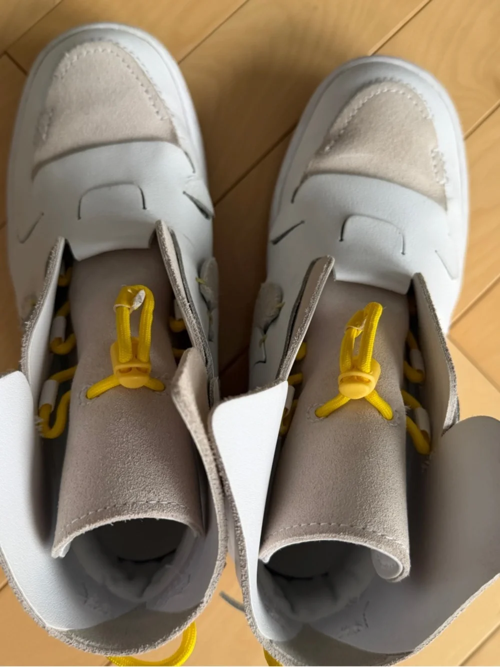 Nike Vandalised LX sneakers in the White/Chrome Yellow colorway size 6.5 women’s - Picture 6 of 10